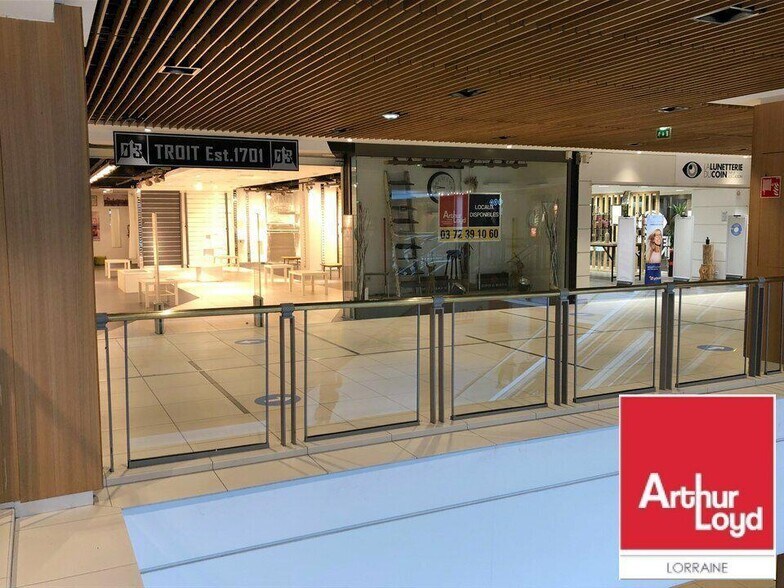 Local commercial dans Metz à vendre - Hall d’entrée – Image 2 sur 3