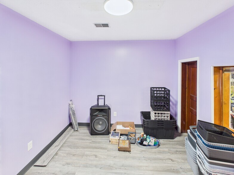 2404 Grant Ave, Saint Albans, WV à vendre - Photo intérieure – Image 3 sur 13