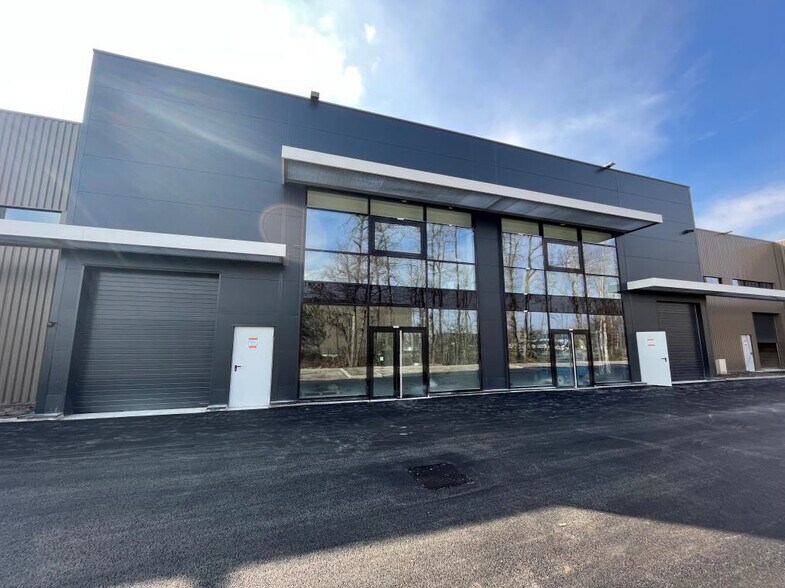 Local d’activités dans Mérignac à louer - Photo de l’immeuble – Image 1 sur 8