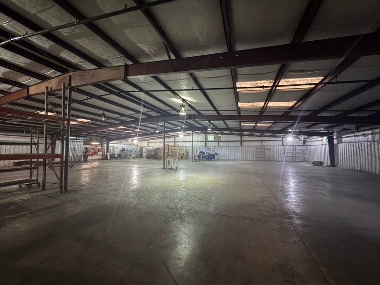 733 Glendale Rd, Scottdale, GA à louer - Photo de l’immeuble – Image 3 sur 4
