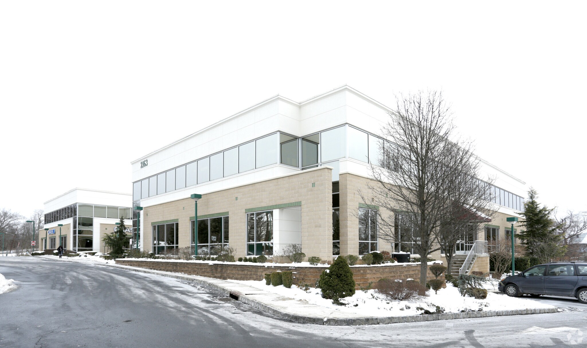 2163 Oak Tree Rd, Edison, NJ à louer Photo de l’immeuble– Image 1 sur 3