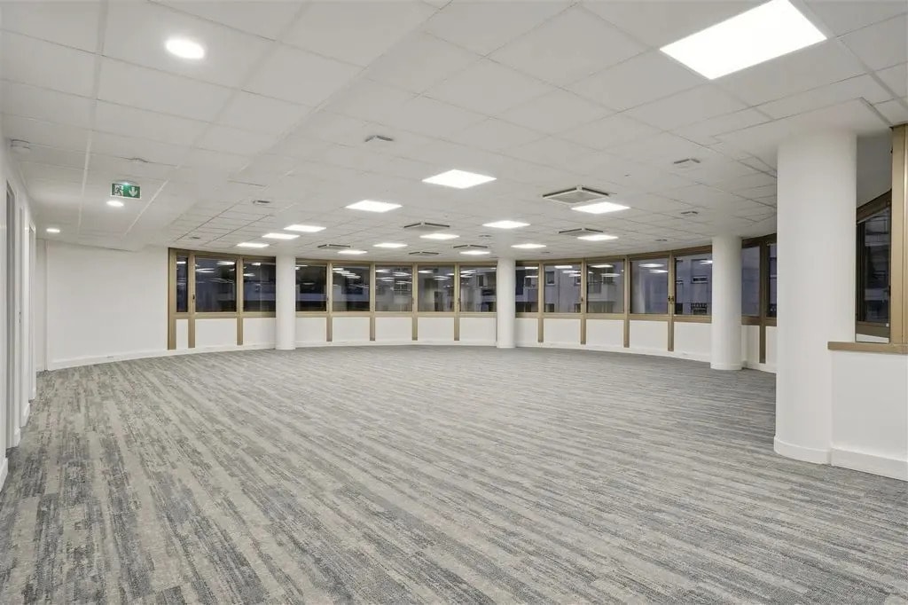 14 Place Marie - Jeanne Bassot, Levallois-Perret à louer Photo intérieure– Image 1 sur 2