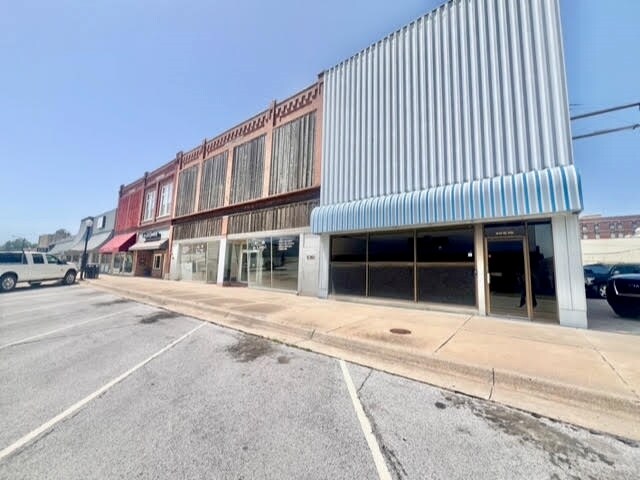 210 W 9th St, Coffeyville, KS à vendre - Photo de l’immeuble – Image 2 sur 18