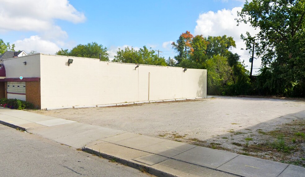 17850 Mount Elliott St, Detroit, MI à vendre - Photo de l’immeuble – Image 3 sur 5
