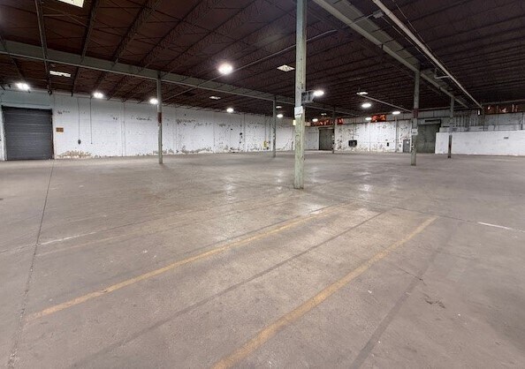 1098-1100 NW 159th Dr, Miami, FL à louer - Photo de l’immeuble – Image 3 sur 5