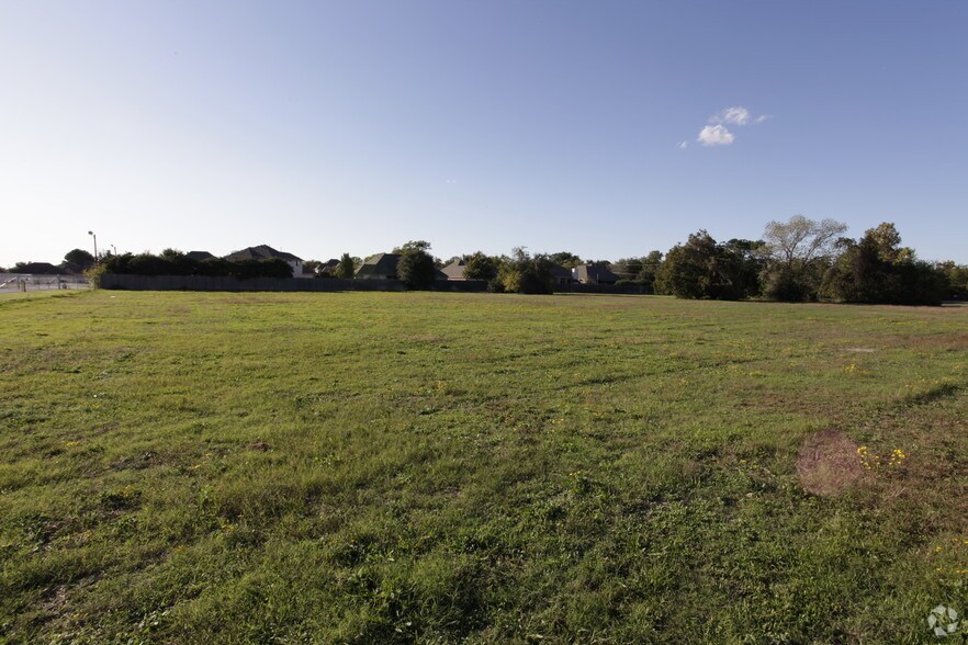2500 Smith Barry Rd, Pantego, TX à vendre - Photo de l’immeuble – Image 2 sur 3