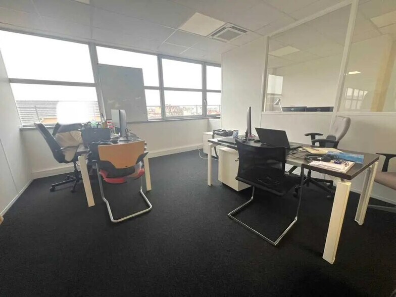 Bureau dans Alfortville à louer - Photo de l’immeuble – Image 2 sur 6
