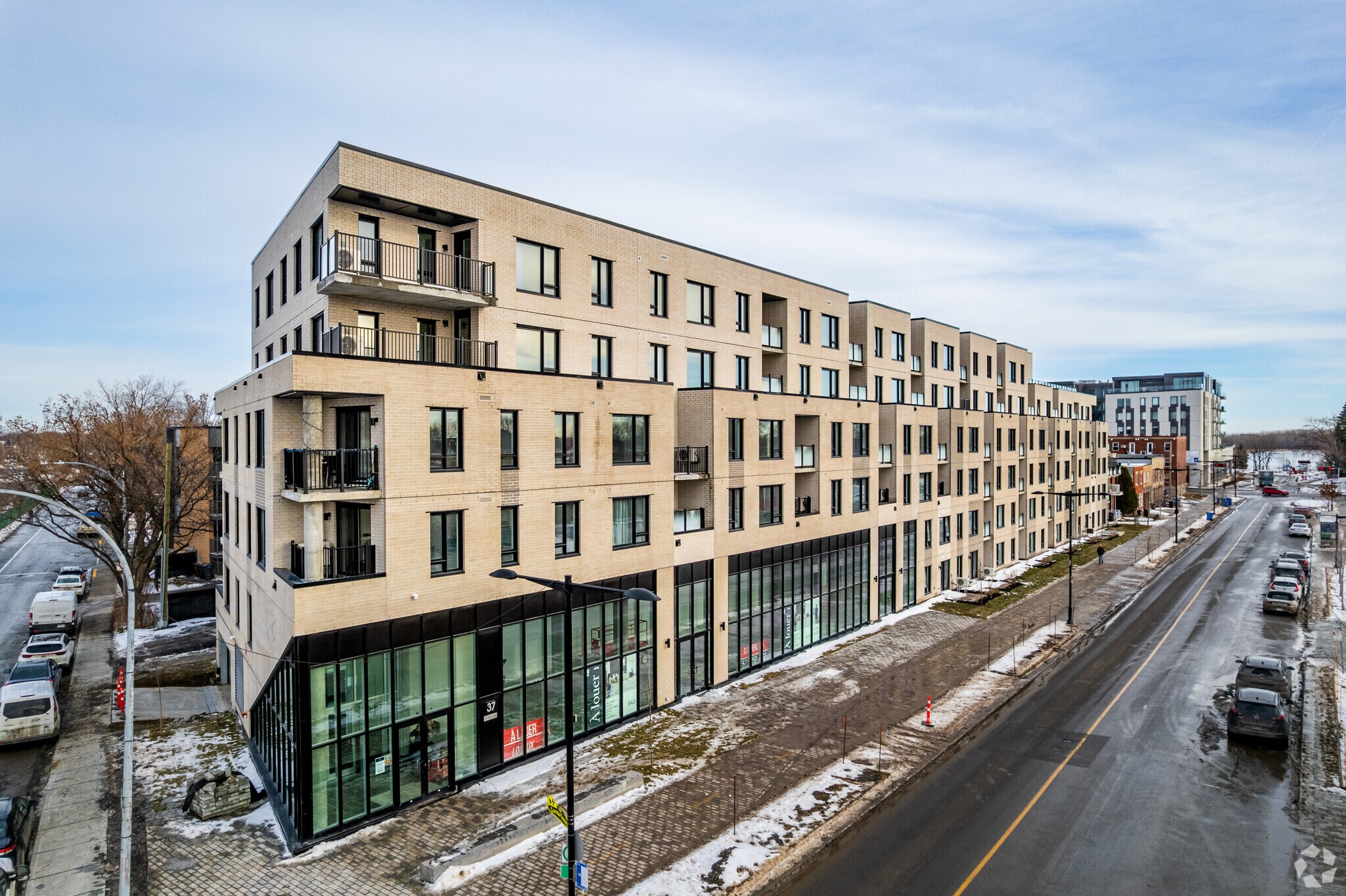 37 Av Broadway, Montréal, QC à louer Photo principale– Image 1 sur 4