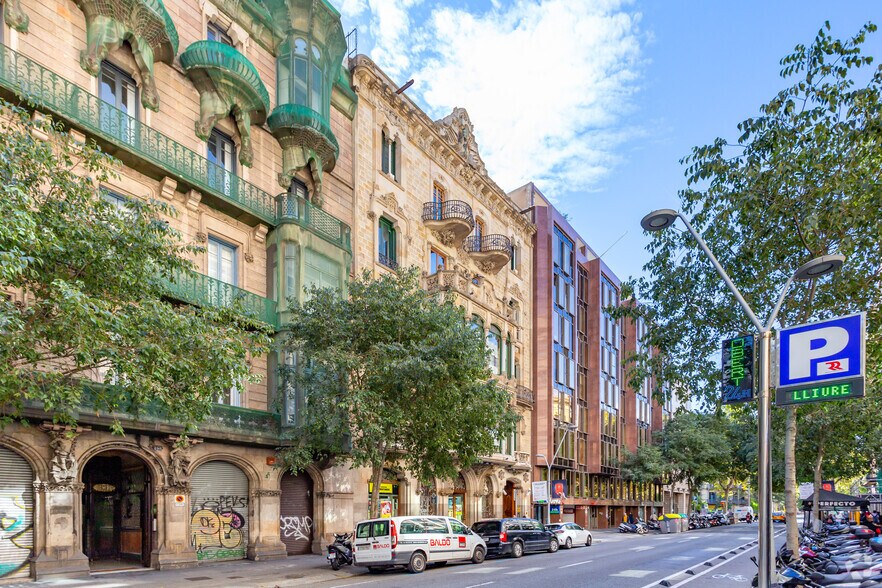 Carrer de la Diputació, 246, Barcelone, Barcelona à louer - Photo de l’immeuble – Image 3 sur 5