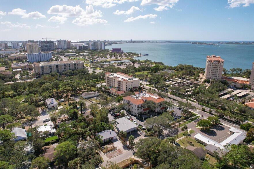 1236 13th St, Sarasota, FL à vendre - Photo de l’immeuble – Image 3 sur 79