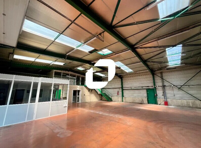 Bureau dans Arnas à louer - Photo intérieure – Image 2 sur 13