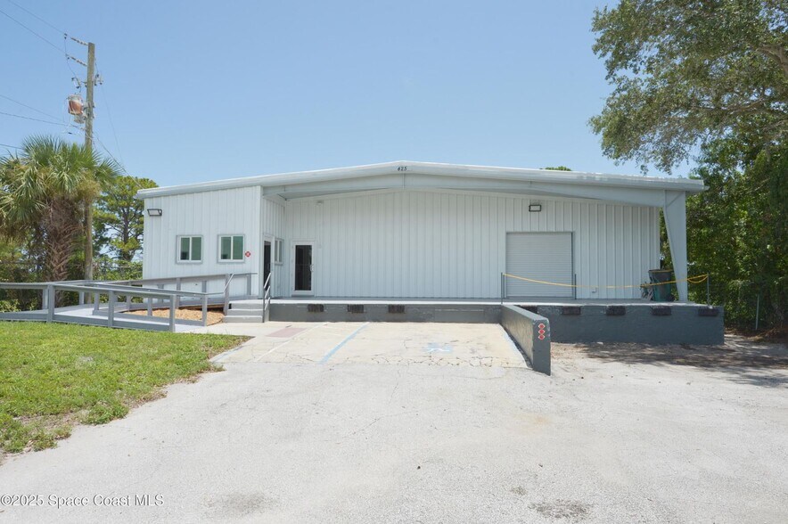 425 S Wickham Rd, Melbourne, FL à vendre - Photo de l’immeuble – Image 3 sur 11