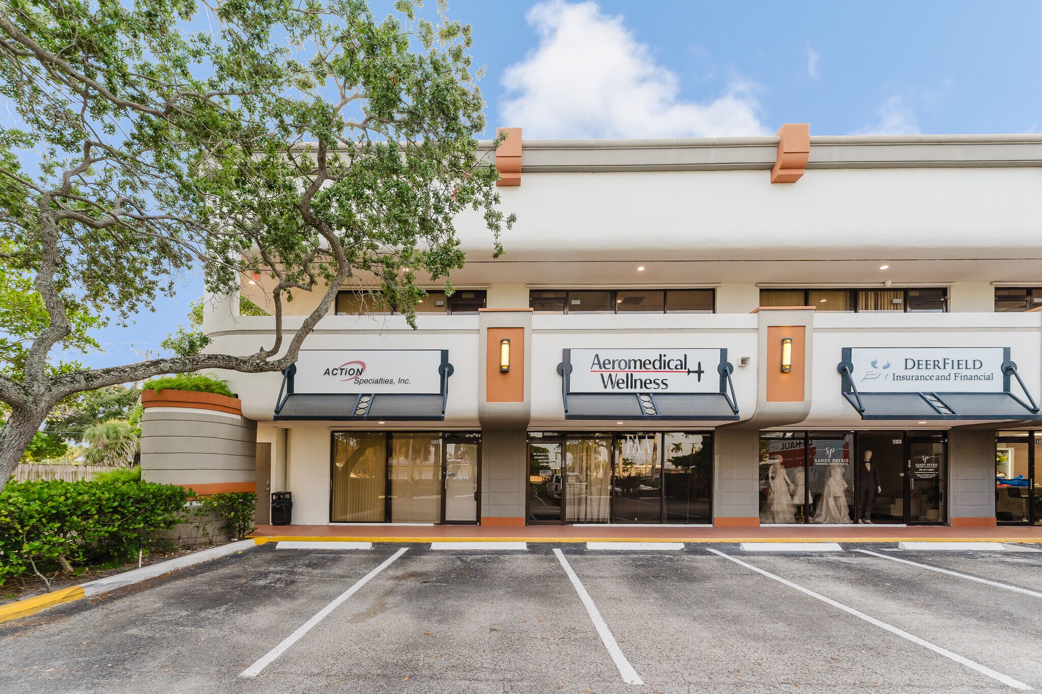 2061 NW 2nd Ave, Boca Raton, FL à louer Photo principale– Image 1 sur 32