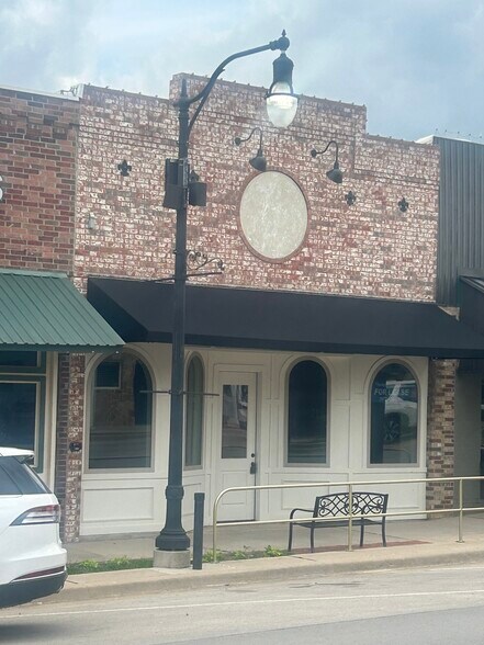 207 Clay St, Nocona, TX à vendre - Photo de l’immeuble – Image 3 sur 31