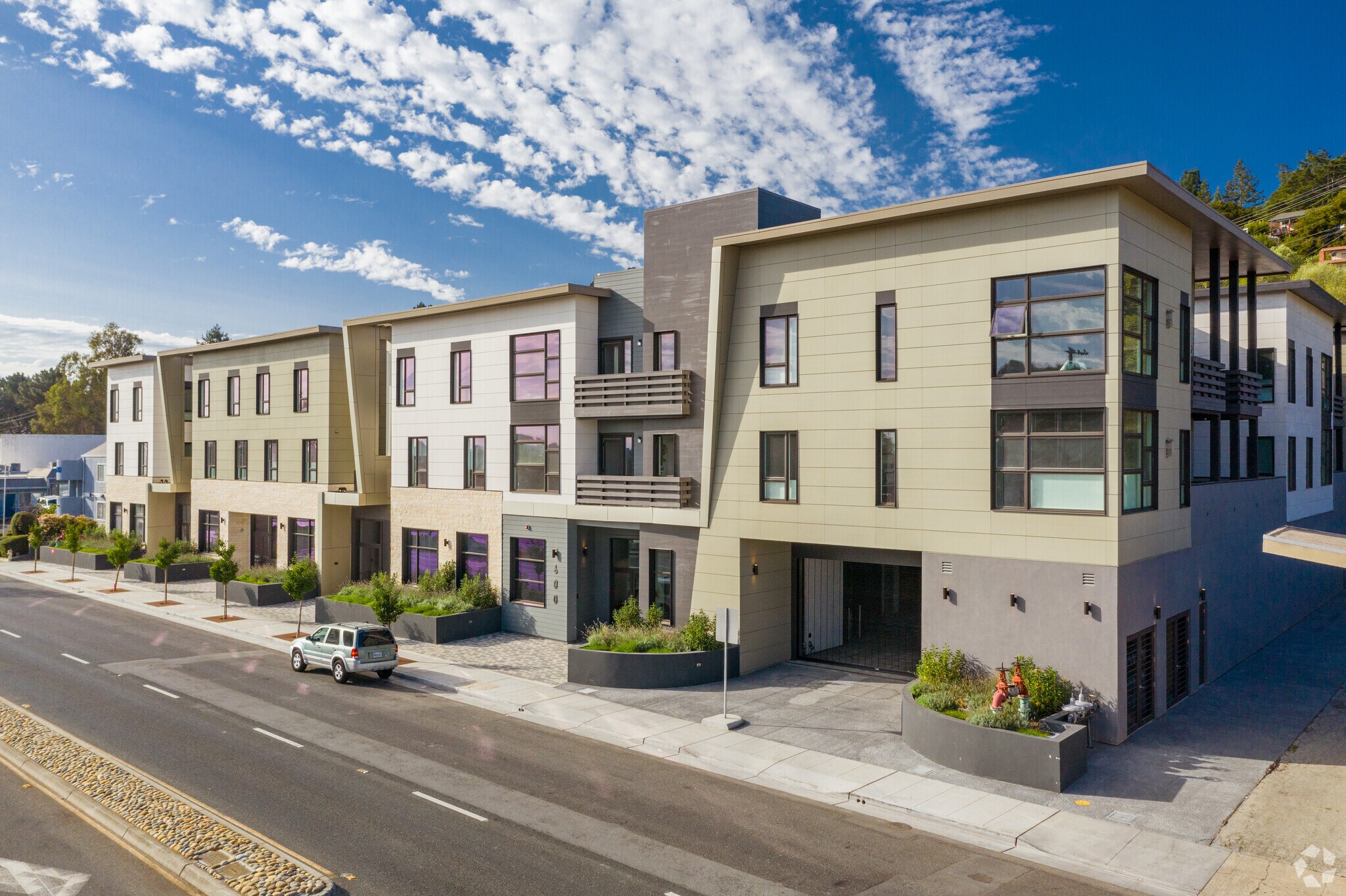 600 El Camino Real, Belmont, CA à vendre Photo principale– Image 1 sur 6