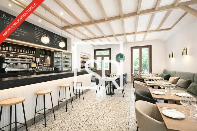 Plus de détails pour Local commercial à vendre