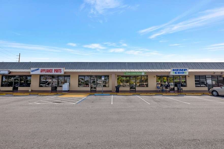 7991-8031 S Us-1 Hwy, Port Saint Lucie, FL à louer - Photo principale – Image 1 sur 32