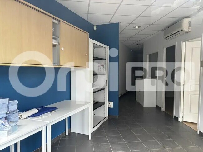 Plus de détails pour Bureau à louer