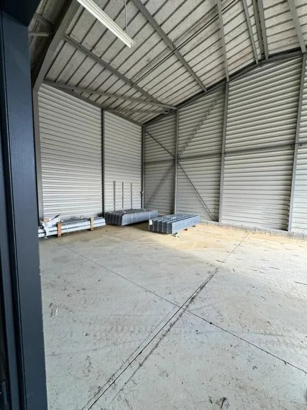 Industriel/Logistique dans  à louer Photo intérieure– Image 1 sur 4