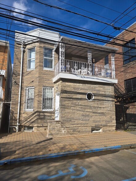 600 56th St, West New York, NJ à vendre - Photo de l’immeuble – Image 1 sur 17