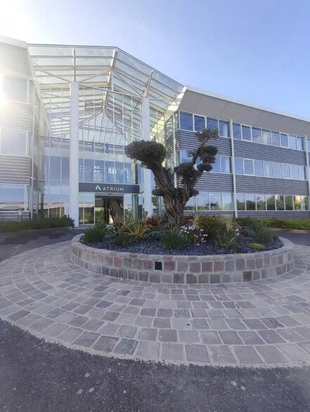 Bureau dans Argenteuil à louer - Photo de l’immeuble – Image 3 sur 23