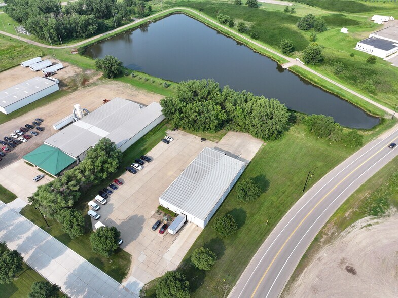 1611 Halbur Rd, Marshall, MN à vendre - Photo de l’immeuble – Image 2 sur 4