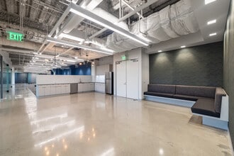 400 Corporate Pointe, Culver City, CA à louer Numérisation 3D Matterport– Image 1 sur 7