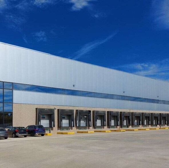 Industriel/Logistique dans Sallent, Barcelona à louer - Photo de l’immeuble – Image 2 sur 3