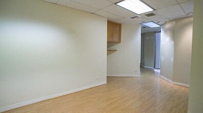 1801-1831 Wilshire Blvd, Santa Monica, CA à louer Photo intérieure– Image 2 sur 2