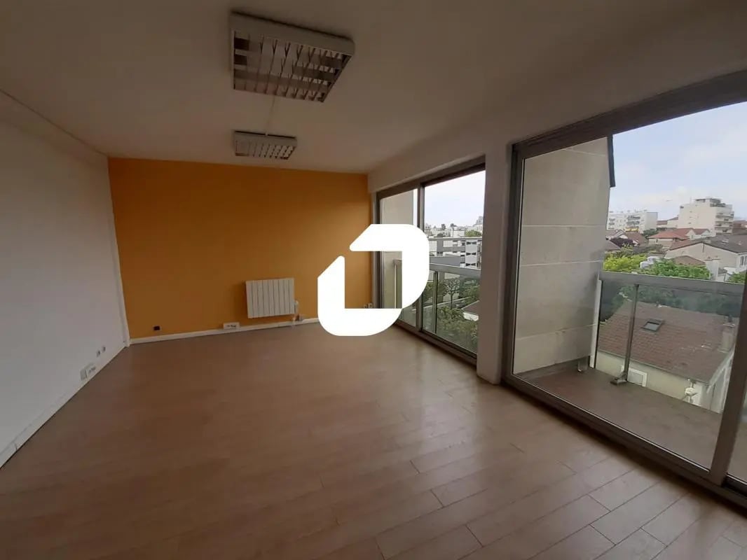 Bureau dans Saint-Maur-des-Fossés à louer Photo intérieure– Image 1 sur 8