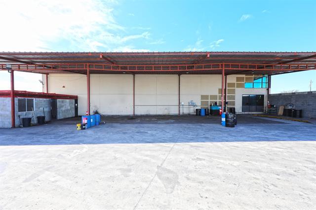 301 Grand Central Blvd, Laredo, TX à louer Photo principale– Image 1 sur 21