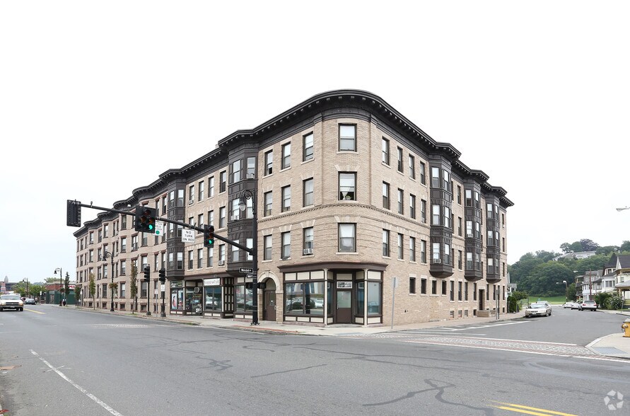 519 Main St, Springfield, MA à vendre - Photo principale – Image 1 sur 6