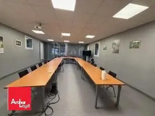 Bureau dans Luisant à vendre - Photo de l’immeuble – Image 3 sur 8