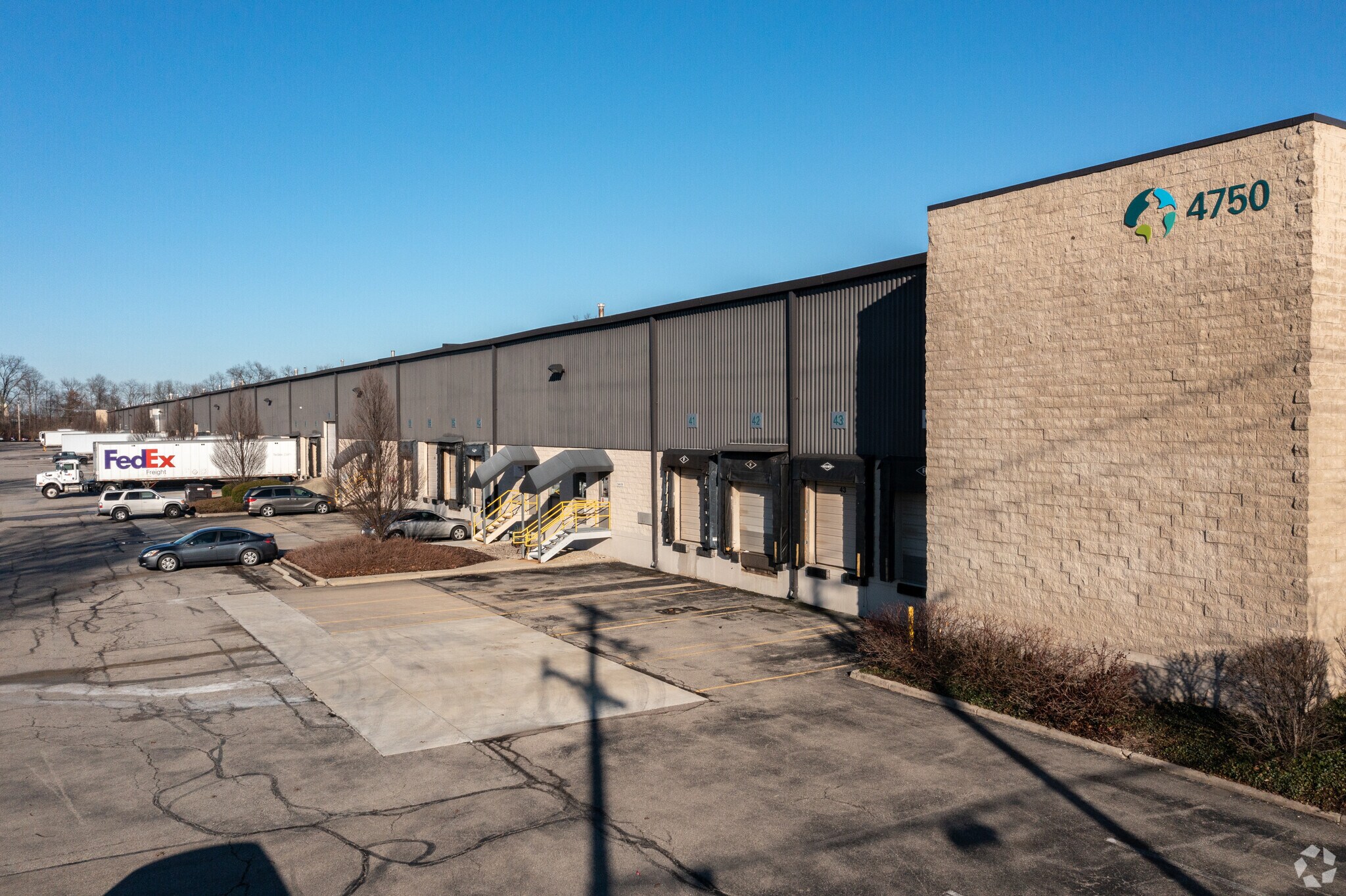 4750 Lake Forest Dr, Blue Ash, OH à louer Photo de l’immeuble– Image 1 sur 11