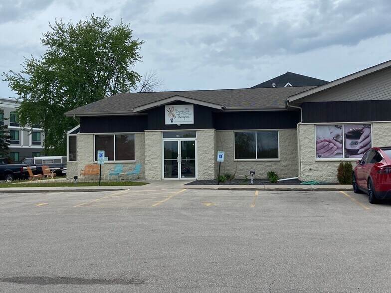 245 N Metro Dr, Appleton, WI à louer - Photo de l’immeuble – Image 3 sur 10