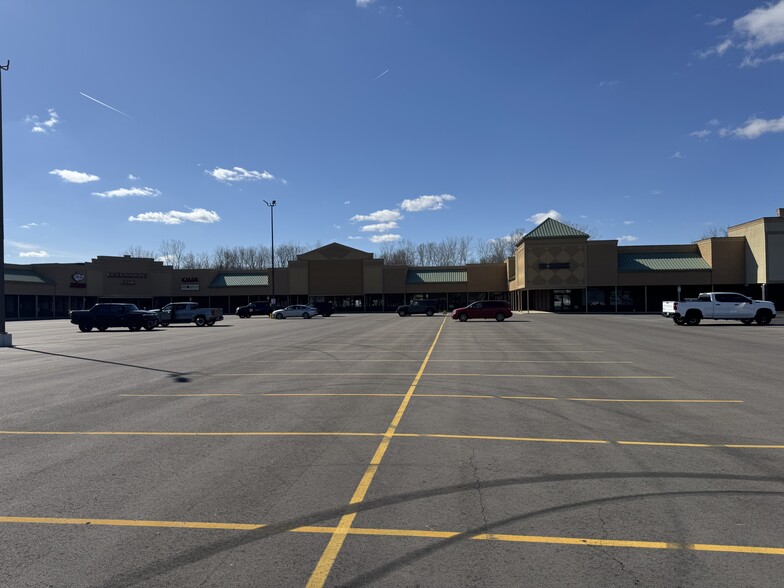 15215-15261 S Dixie Hwy, Monroe, MI à vendre - Photo de l’immeuble – Image 3 sur 8