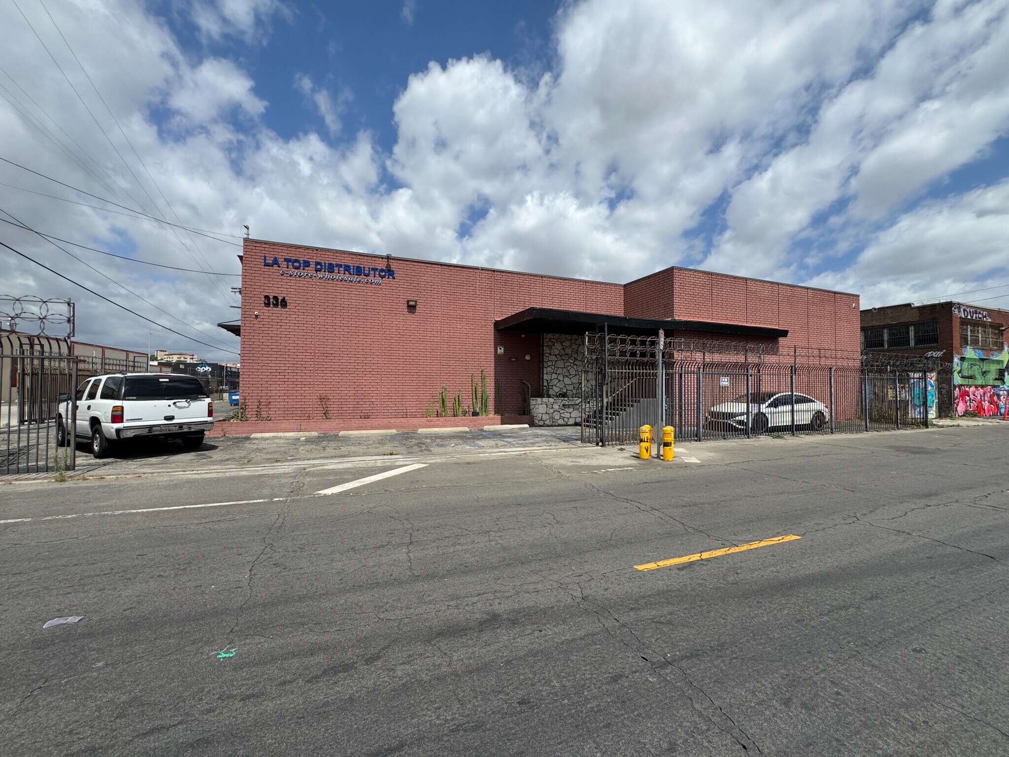 336 S Anderson St - 1410 Boyd St, Los Angeles, CA à louer Photo de l’immeuble– Image 1 sur 8