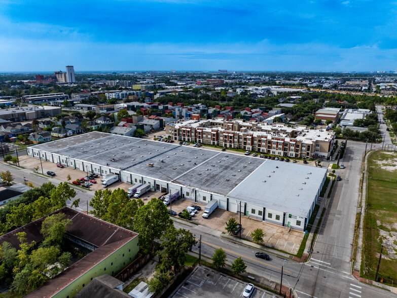 2802 Canal St, Houston, TX à louer - Photo de l’immeuble – Image 2 sur 14