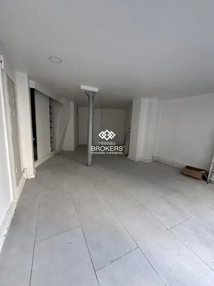 Local commercial dans Paris à louer - Photo de l’immeuble – Image 3 sur 3