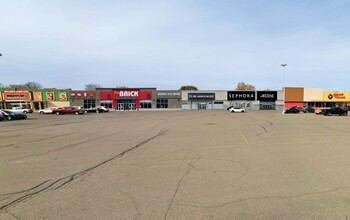 671 Grand Ave W, Chatham, ON à louer Photo de l’immeuble– Image 1 sur 1