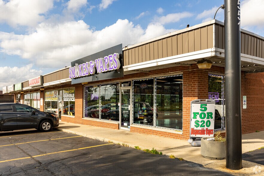 1551 Plainfield Rd, Joliet, IL à louer - Photo de l’immeuble – Image 1 sur 10