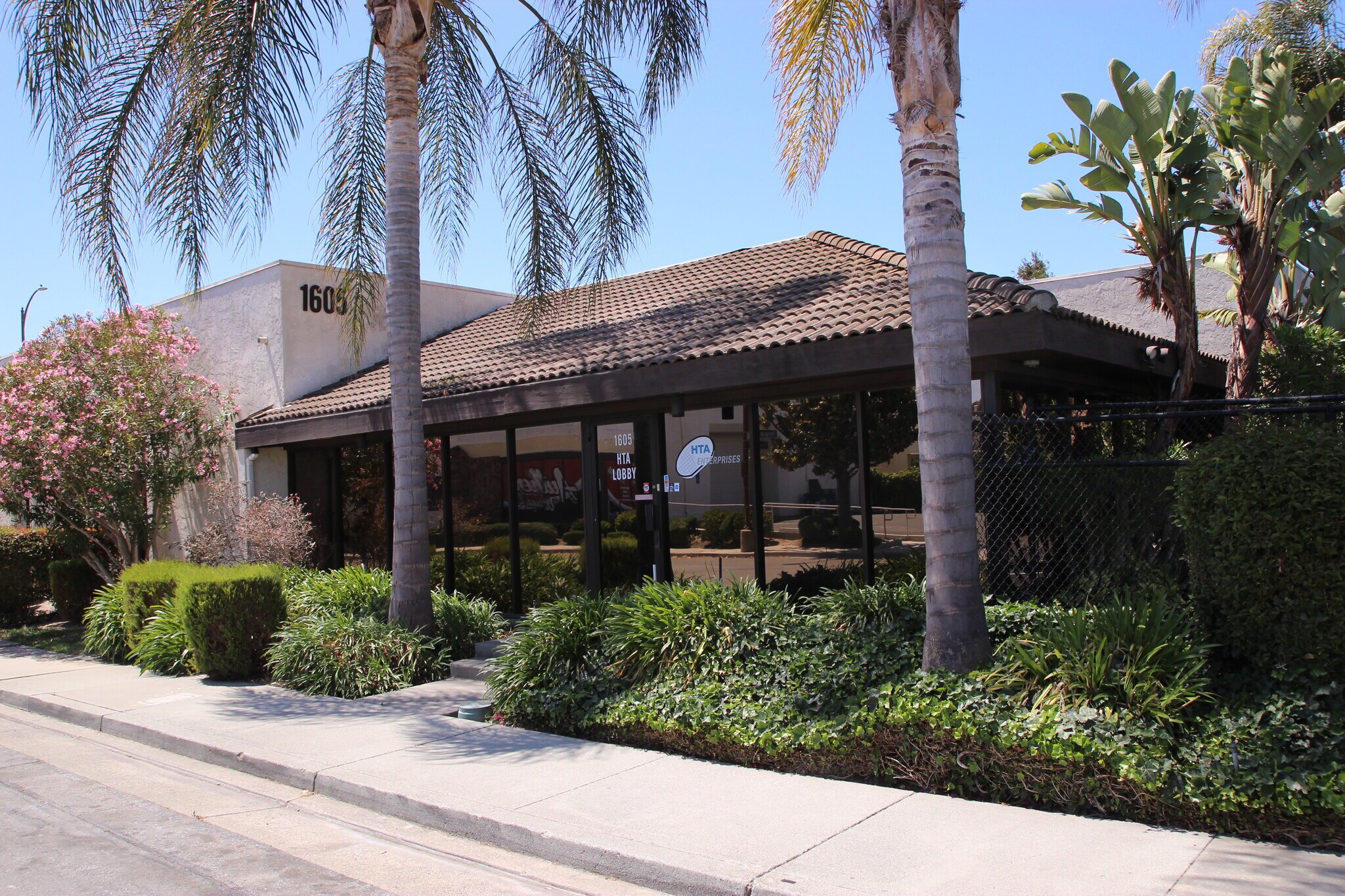 1605 Remuda Ln, San Jose, CA à louer Photo de l’immeuble– Image 1 sur 14