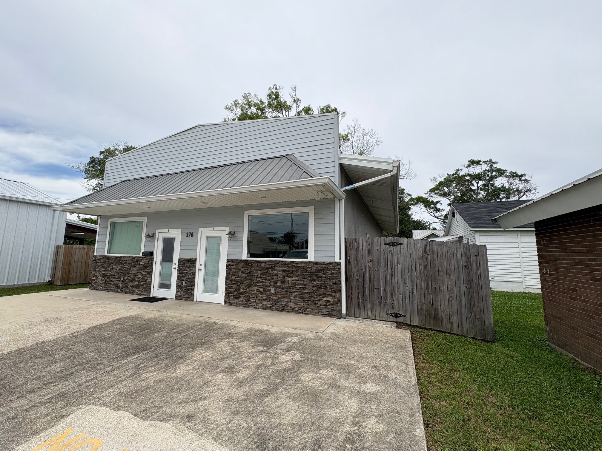 276 E Pine St, Ponchatoula, LA à vendre Photo principale– Image 1 sur 26