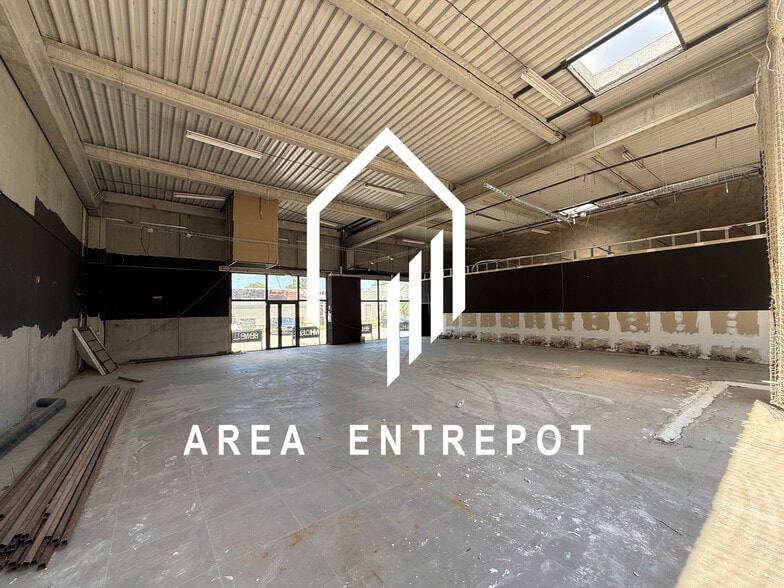 108 Rue Du Dirigeable, Aubagne à louer - Photo de l’immeuble – Image 3 sur 5