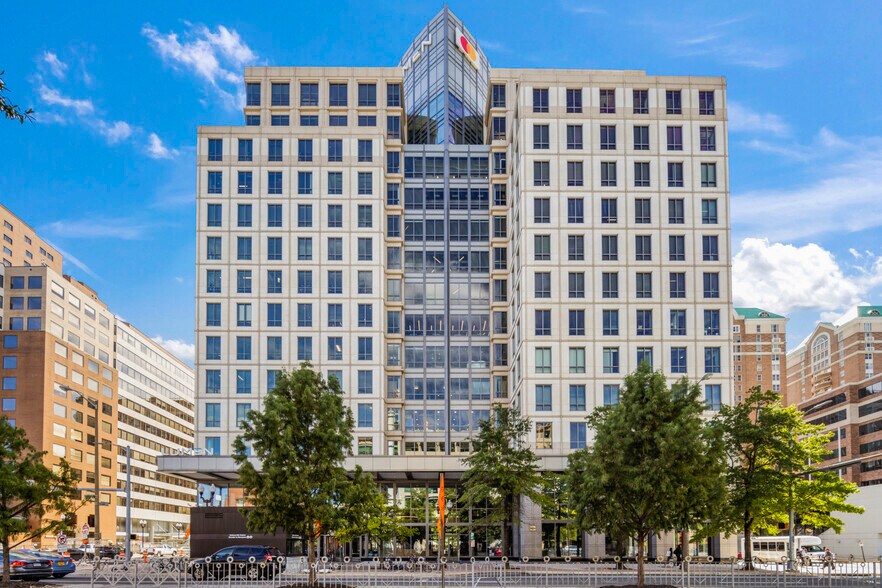 4250 N Fairfax Dr, Arlington, VA à louer - Photo principale – Image 1 sur 5