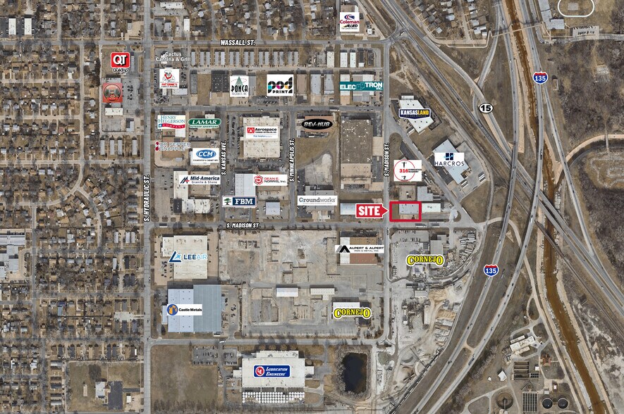 2106 E Industrial St, Wichita, KS à louer - Photo de l’immeuble – Image 2 sur 3