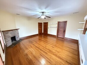 224 NW 2nd Ave, Gainesville, FL à louer Photo intérieure– Image 1 sur 5