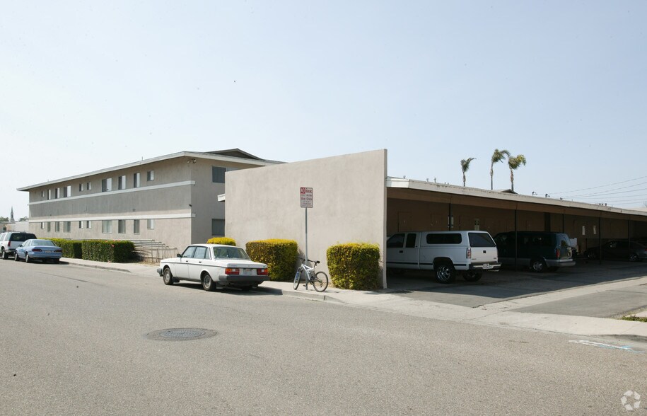 1750 Gisler Ave, Oxnard, CA à vendre - Photo de l’immeuble – Image 2 sur 7