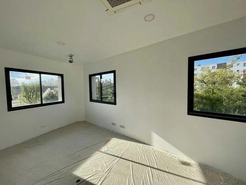 Bureau dans Bois-Guillaume à louer - Photo intérieure – Image 3 sur 4