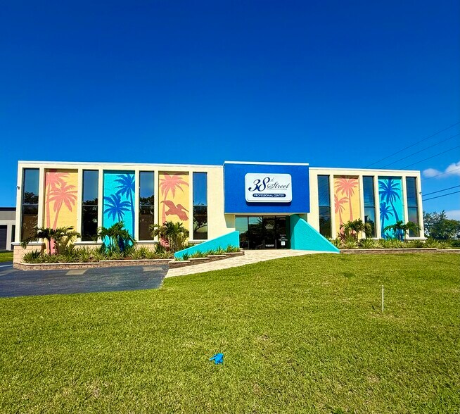 13246 38TH St N, Clearwater, FL à louer - Photo de l’immeuble – Image 2 sur 31